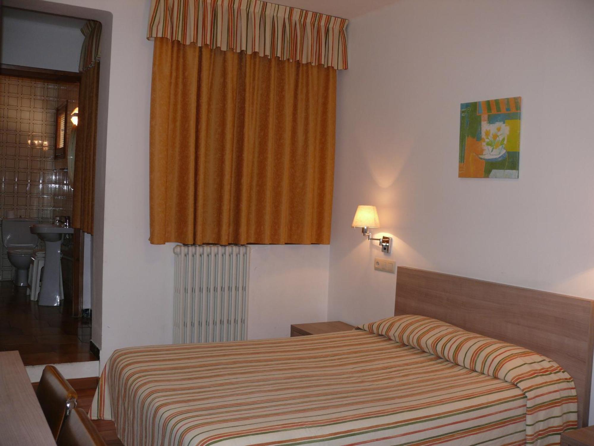 Hostal Muntanya Artesa de Segre Exterior foto
