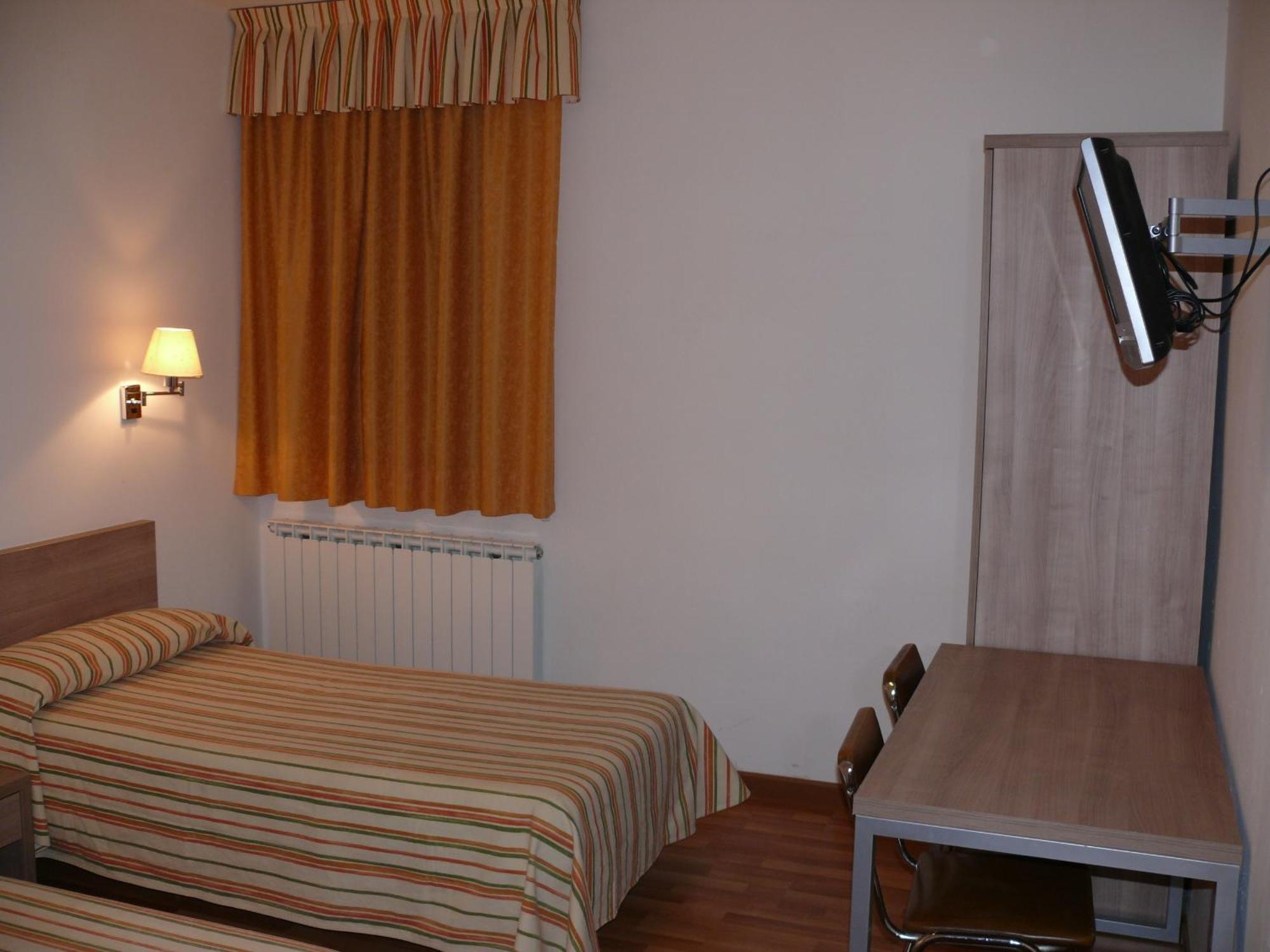Hostal Muntanya Artesa de Segre Exterior foto