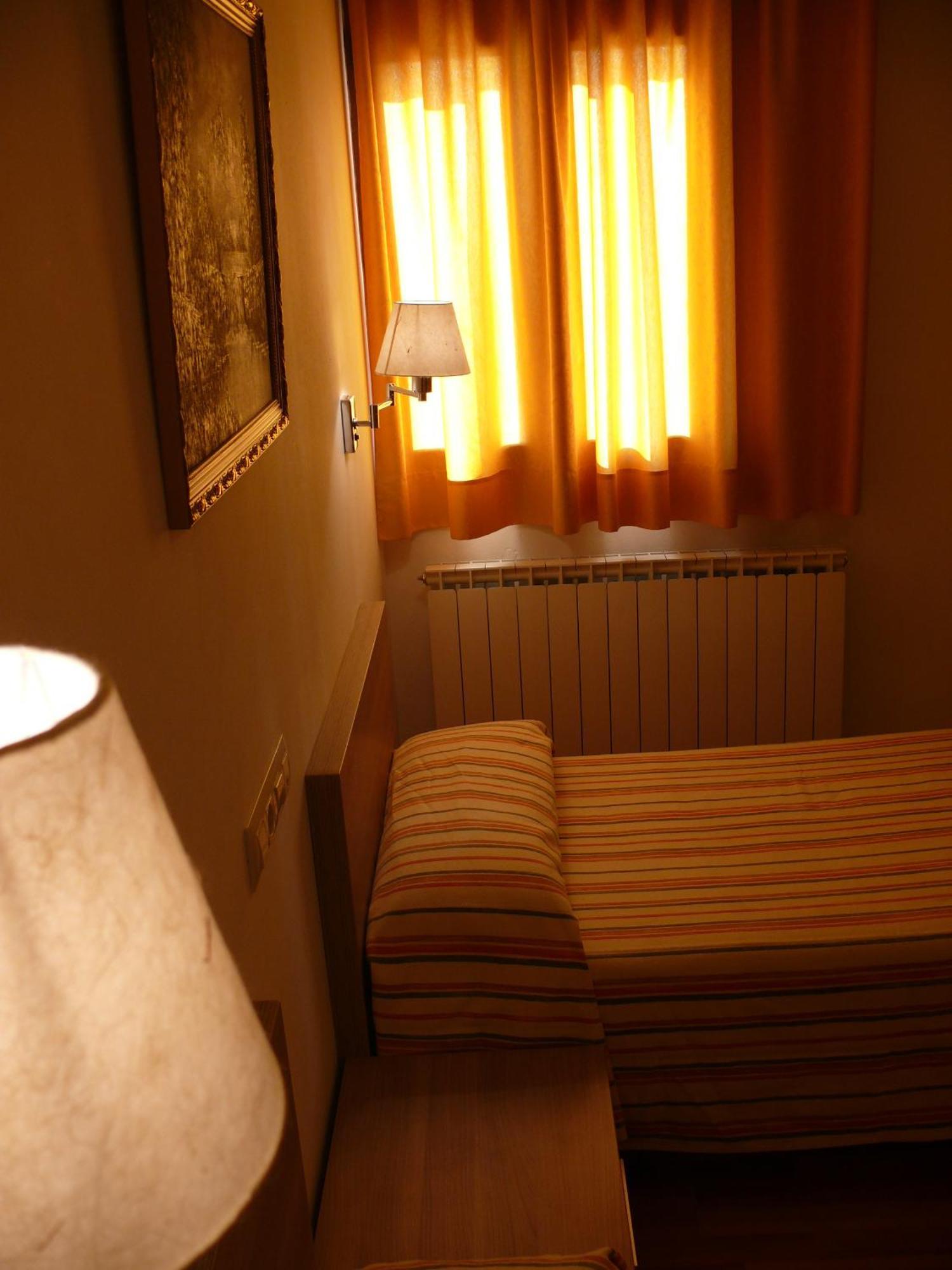 Hostal Muntanya Artesa de Segre Exterior foto