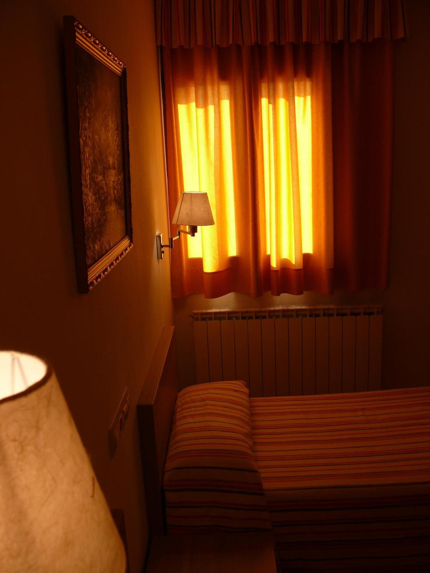 Hostal Muntanya Artesa de Segre Exterior foto
