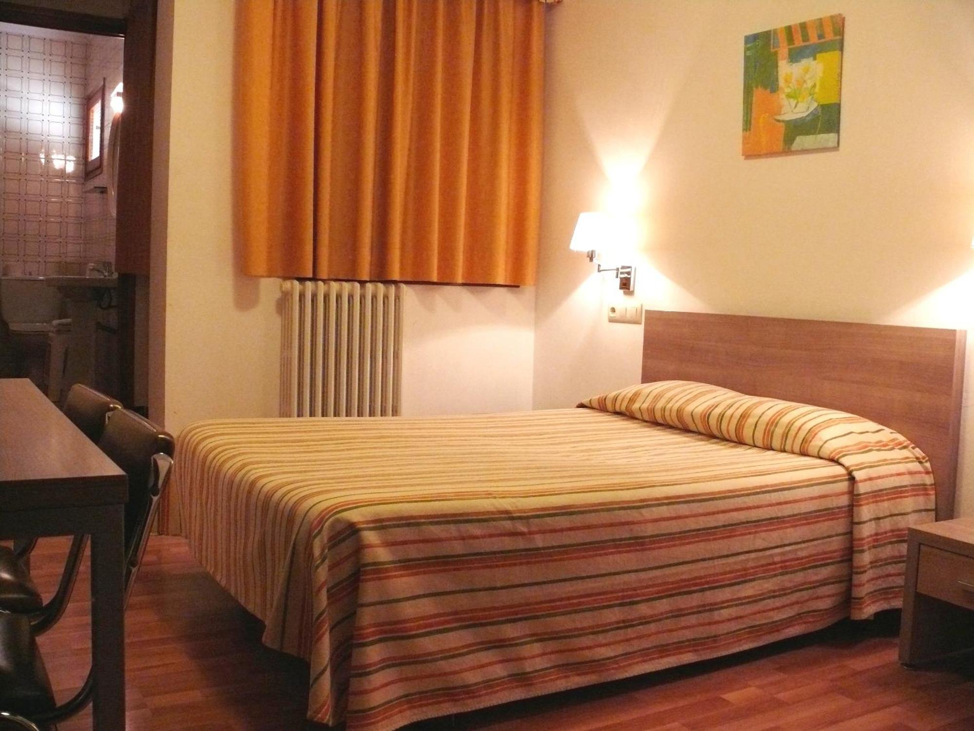 Hostal Muntanya Artesa de Segre Exterior foto